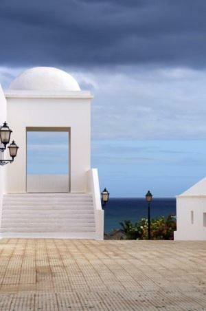 Chromotheraphy Cerca Del Mar Apartment Costa Teguise Exterior photo